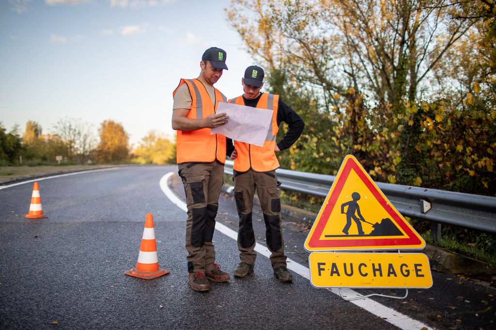 Entretien des accotements routiers et autoroutiers en sécurité